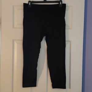 Seamless crop legging